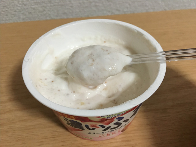 オハヨー「濃いふわクリーミーヨーグルト(いちじく)」←食べてみた6