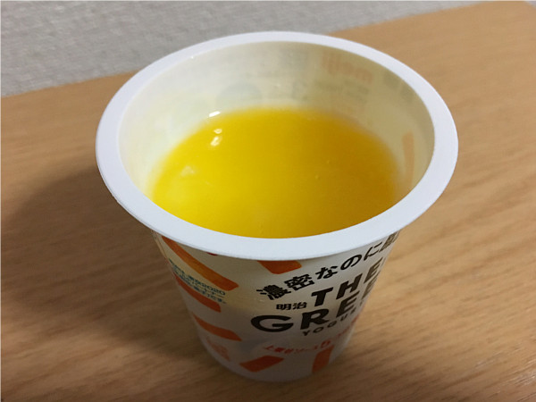 明治ザグリークヨーグルト上乗せソース5つの果実 脂肪ゼロ食べてみた4