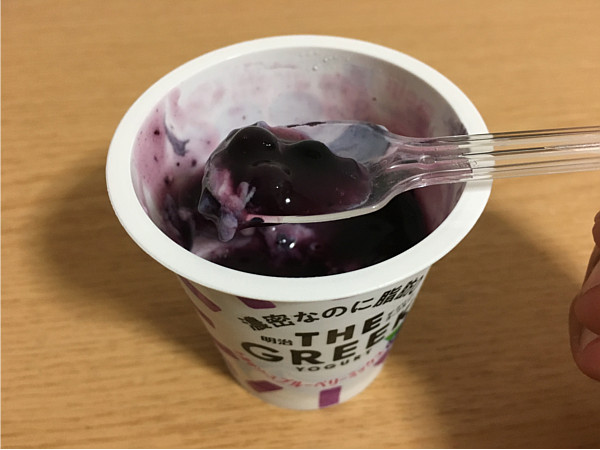 明治ザグリークヨーグルトブルーベリーソース脂肪ゼロ←もう少し甘い方がいいかも6