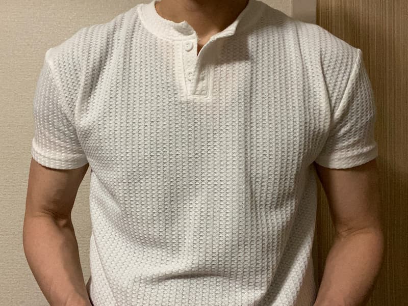 マナツライフ〝ヘンリーネックTシャツ白〟写真①