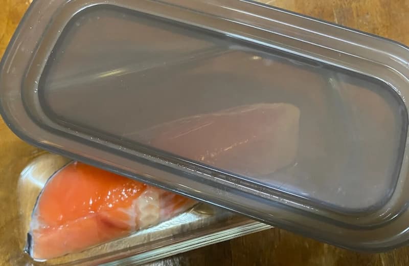 耐熱ガラスでレンチン：鮭のみりん蒸し-写真①