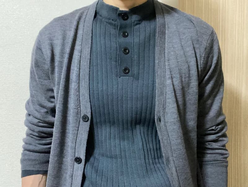 UNIQLOメリノウールVネックカーディガングレー写真4